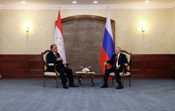 Путин и Рахмон начали переговоры в Бишкеке