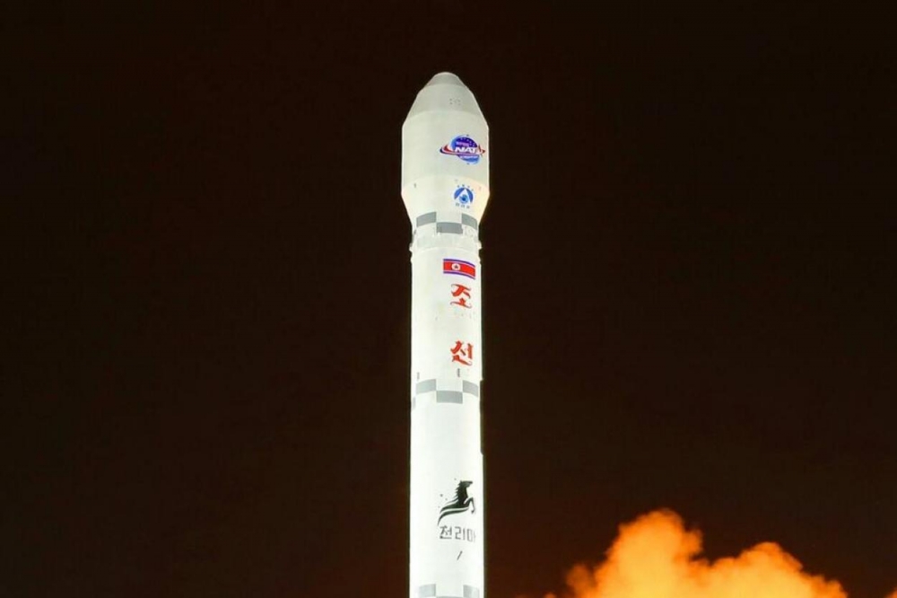 КНДР запустила вторую баллистическую ракету за 12 часов