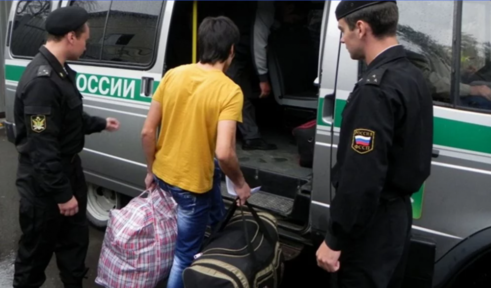 В каком случае таджикским мигрантам может грозить выдворение, а в каком они смогут отделаться лишь штрафом?