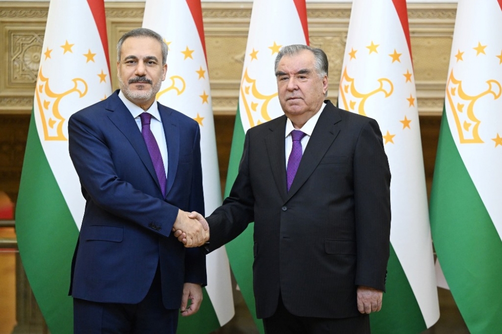 О чем говорил президент Таджикистана с главой МИД Турции?