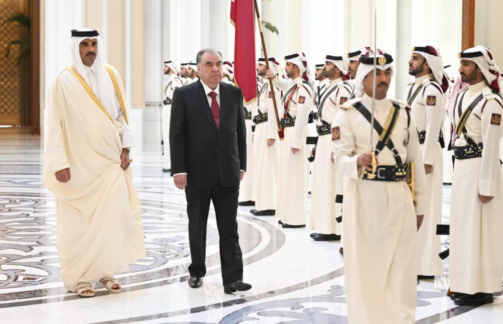 Рахмона принял эмир Катара: о чем договорились лидеры