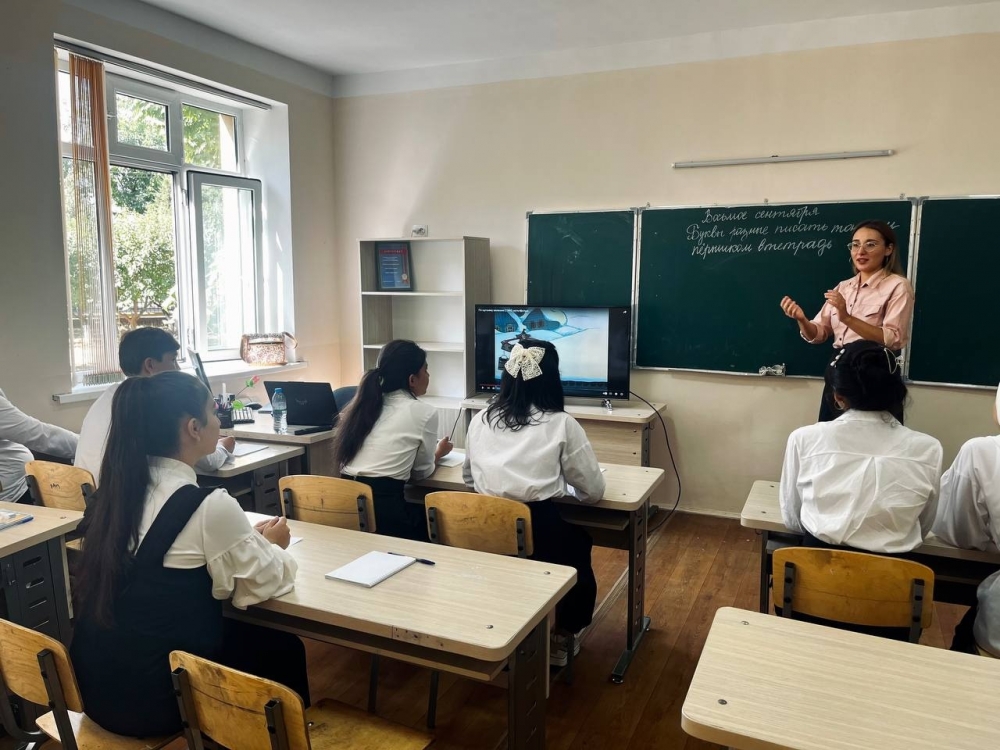 В Узбекистане прописали права, обязанности и льготы для педагогов