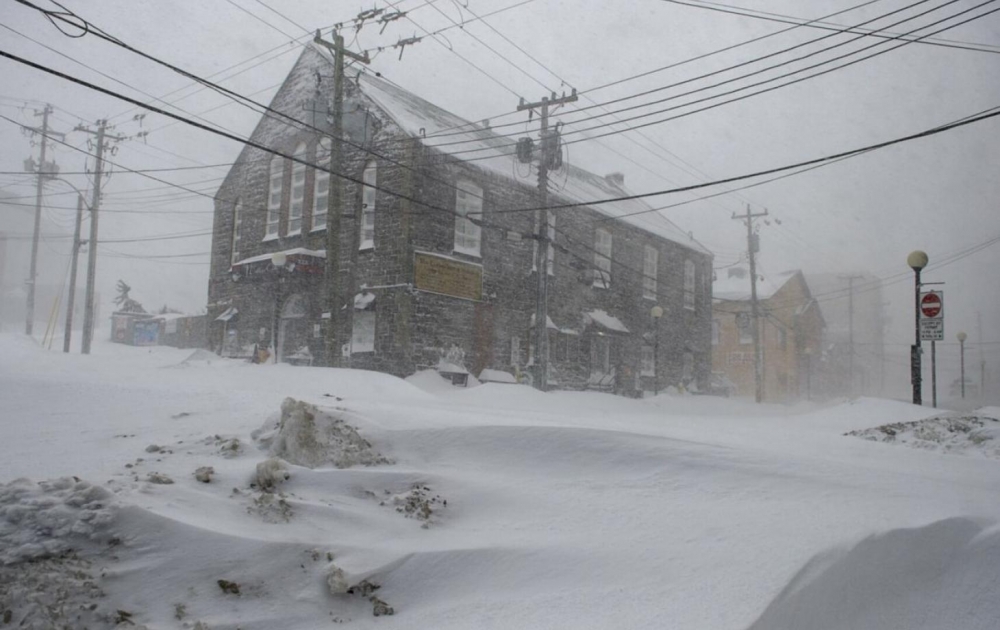 Режим ЧС из-за мощного снегопада ввели на востоке Канады