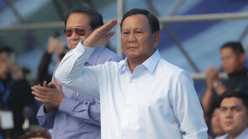 Министр обороны Индонезии лидирует на выборах президента