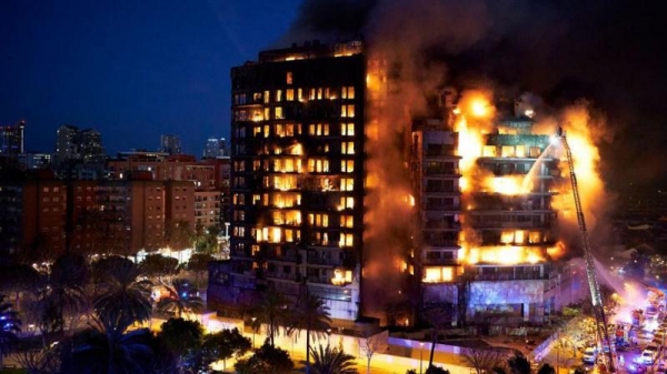 В Испании жилой комплекс из 138 квартир охватил пожар, четверо погибли