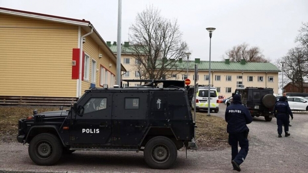 Несколько человек пострадали во время стрельбы в финской школе