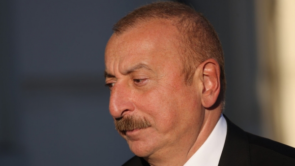Алиев заявил, что Азербайджан не будет поставлять оружие Украине