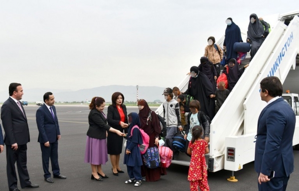 В Таджикистан вернули женщин и детей из Сирии