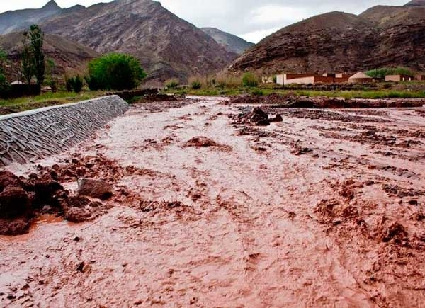 В Таджикистане в выходные погибли двое детей: одну накрыл селевой поток, вторая утонула