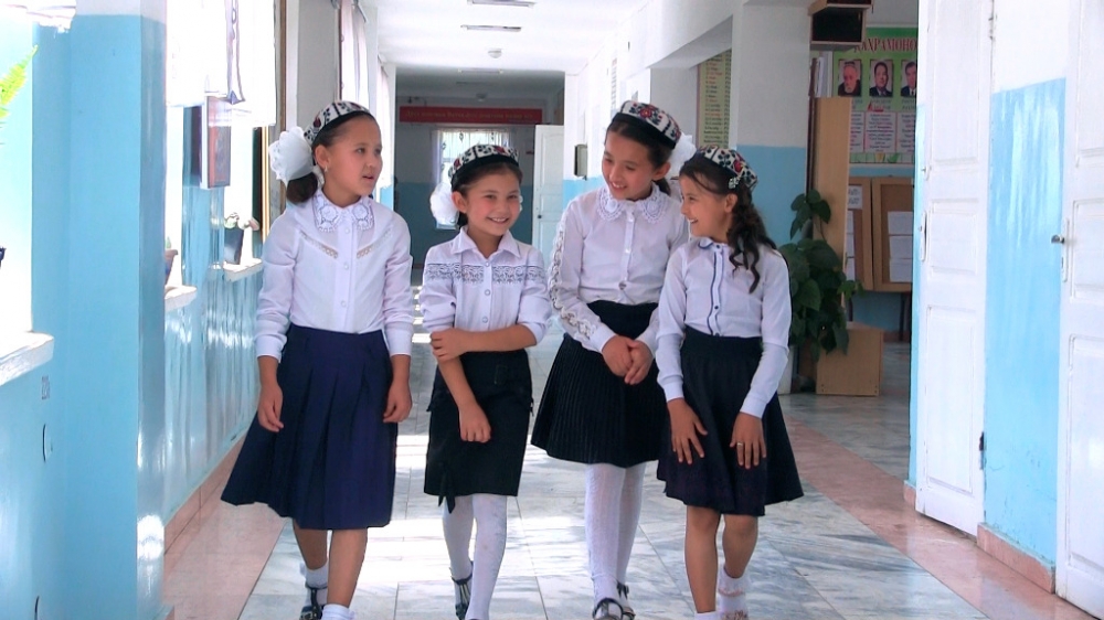 В Таджикистане сократили осенние, зимние и весенние каникулы для школьников