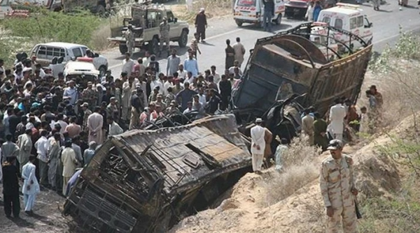 В Пакистане в ДТП с автобусом погибли 28 человек