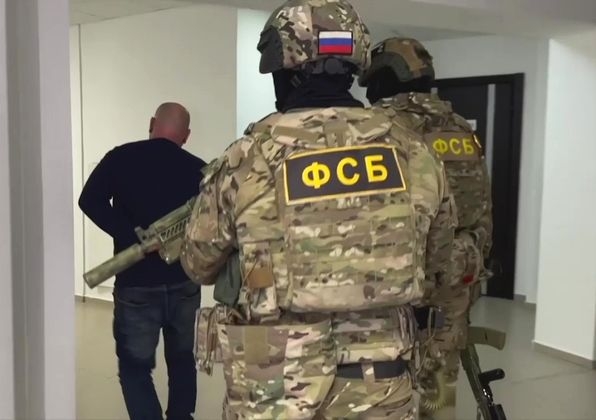 За что ФСБ задержала чиновников и сотрудников правоохранительных органов в Карачаево-Черкесии?