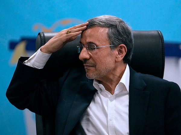 Мэр Тегерана снялся с выборов президента Ирана
