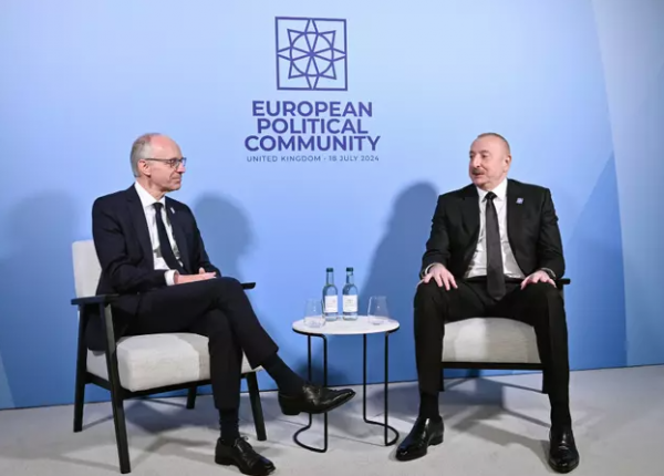 Алиев во время рабочего визита в Великобританию встретился с премьером Люксембурга